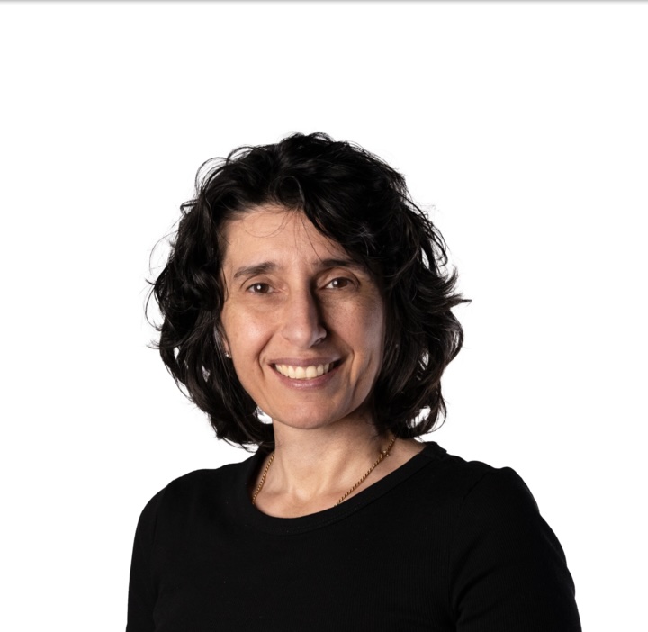 Portrait of psychic medium and business intuitive Paula Gil